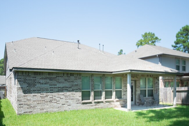 Building Photo - 246 Crest Sights Dr