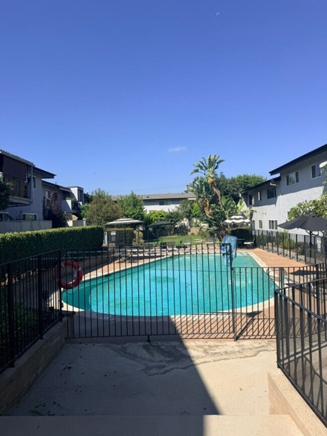 Building Photo - 6301 Coldwater Canyon Ave