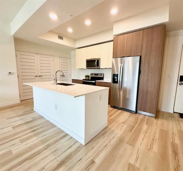 Building Photo - 1621 S Dixie Hwy