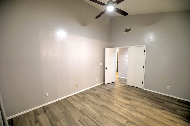 Building Photo - Smart East Side 3 Bedroom Home with EV cha...