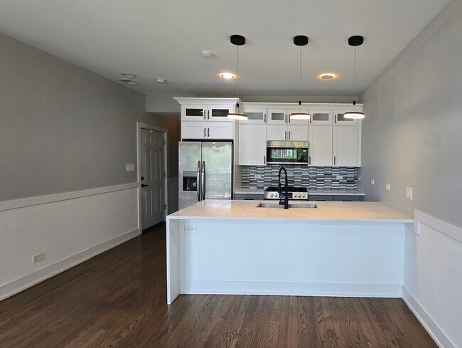 Building Photo - 6444 S Evans Ave