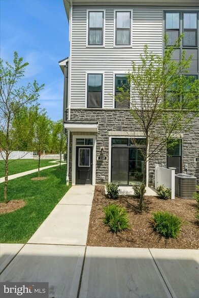 Building Photo - 2107 Donatello Dr