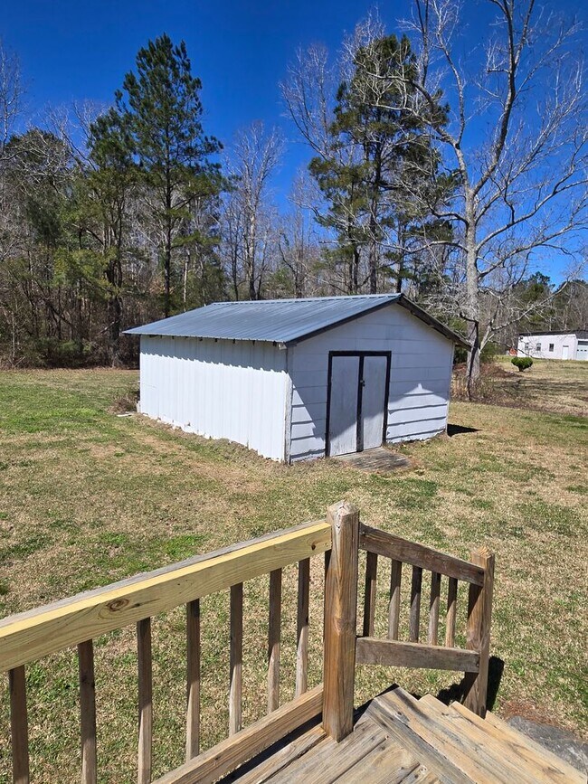 Building Photo - 709 Jim Blake Rd