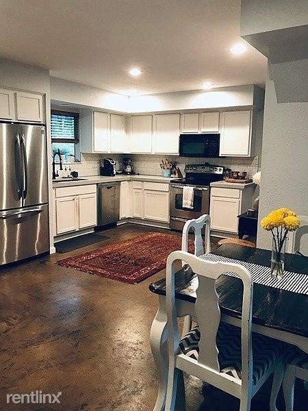 Building Photo - 1899 Westlake Dr