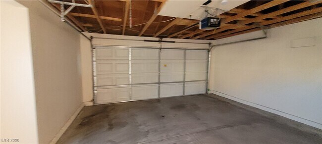 Building Photo - 6561 Avon Ct