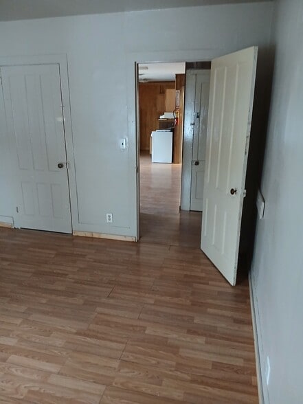 Building Photo - 321 Myrtle St