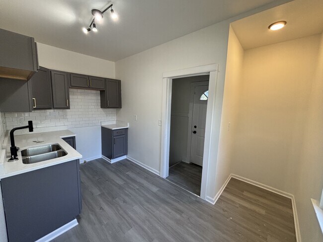 Building Photo - 395 Porter St