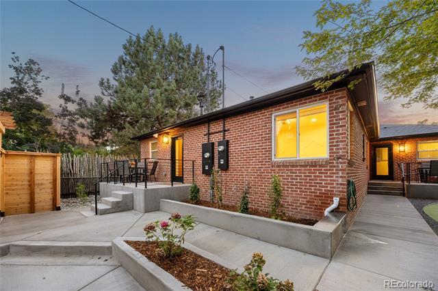 Building Photo - 550 S Franklin St