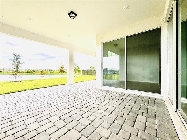Building Photo - 6618 Willow View Ave