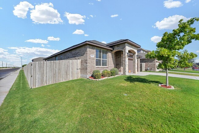 Building Photo - 6901 Boss Ranch Rd