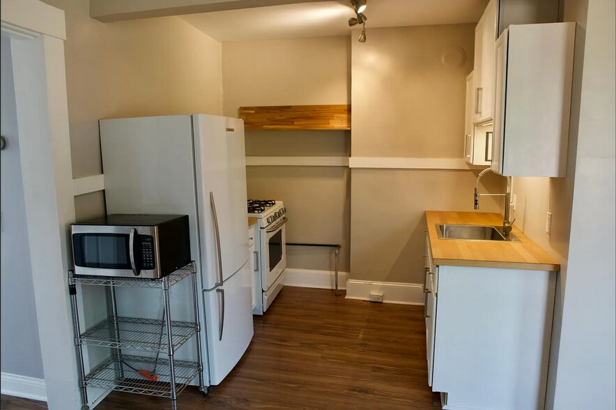 Building Photo - 308 W McMicken Ave