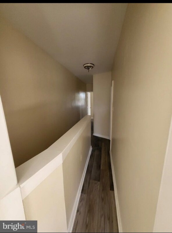 Building Photo - 5855 Windsor Ave