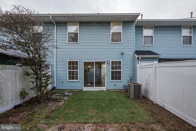 Building Photo - 5 Ford Ln