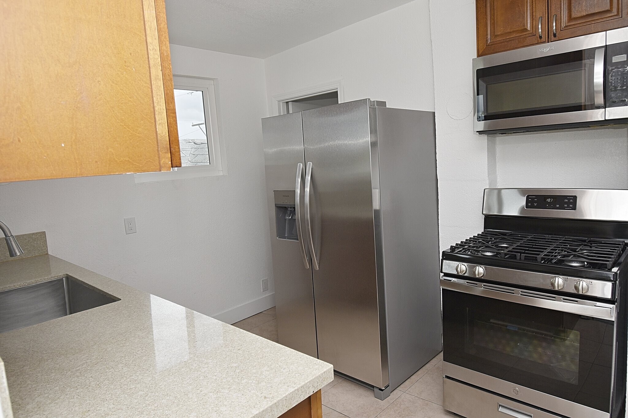 Building Photo - 2096 Franklin Ave