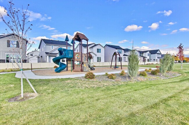 Building Photo - 5126 E Sylvan Hart Dr