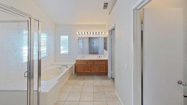 Building Photo - 15108 Ficus St