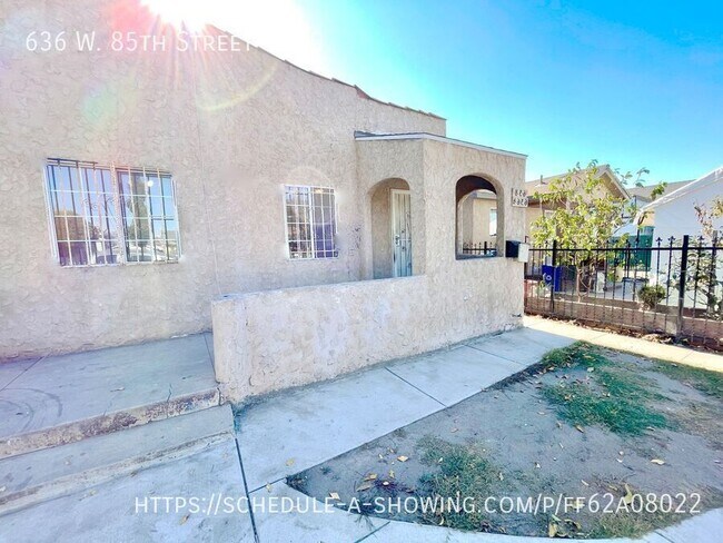 Building Photo - 636 W 85th St
