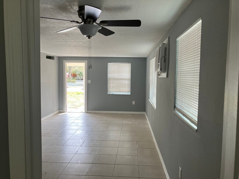 Building Photo - 6640 Veterans Dr