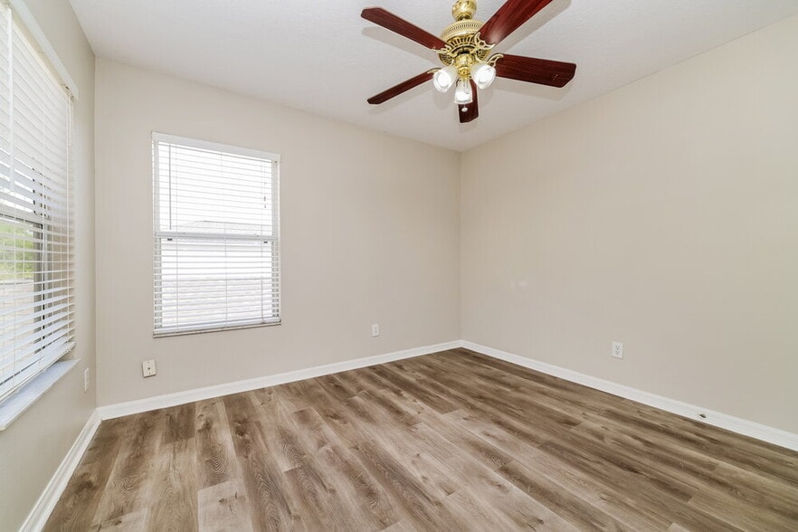 Building Photo - 11050 Golden Silence Dr