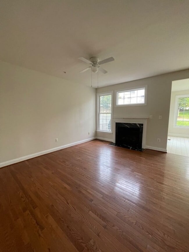 Building Photo - SPACIOUS TH IN CLARKSBURG