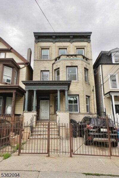 Building Photo - 103 3rd Ave