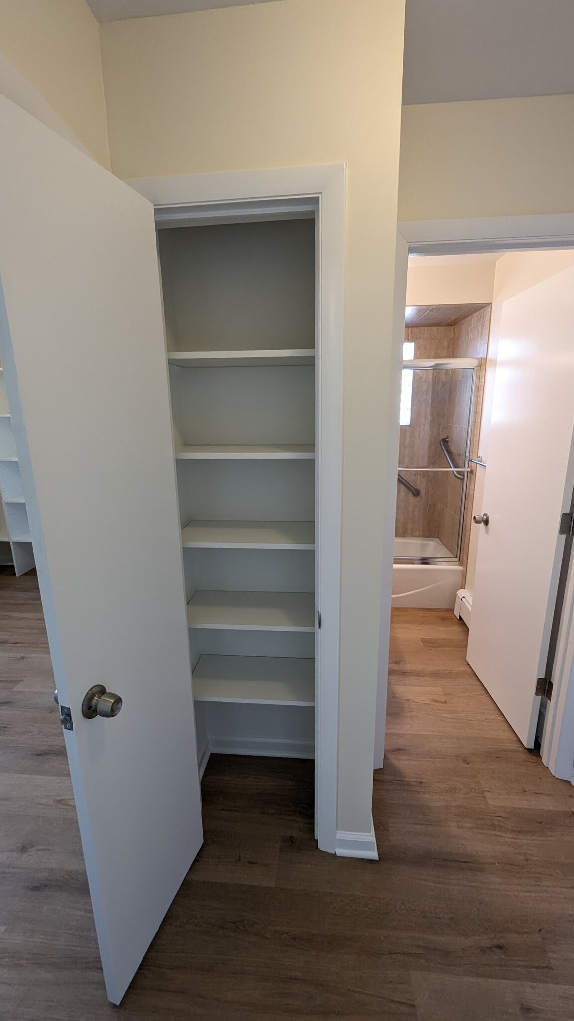 Building Photo - 14475 Jefferson Ave