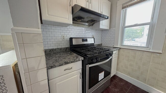 Building Photo - 106 Beaumont St