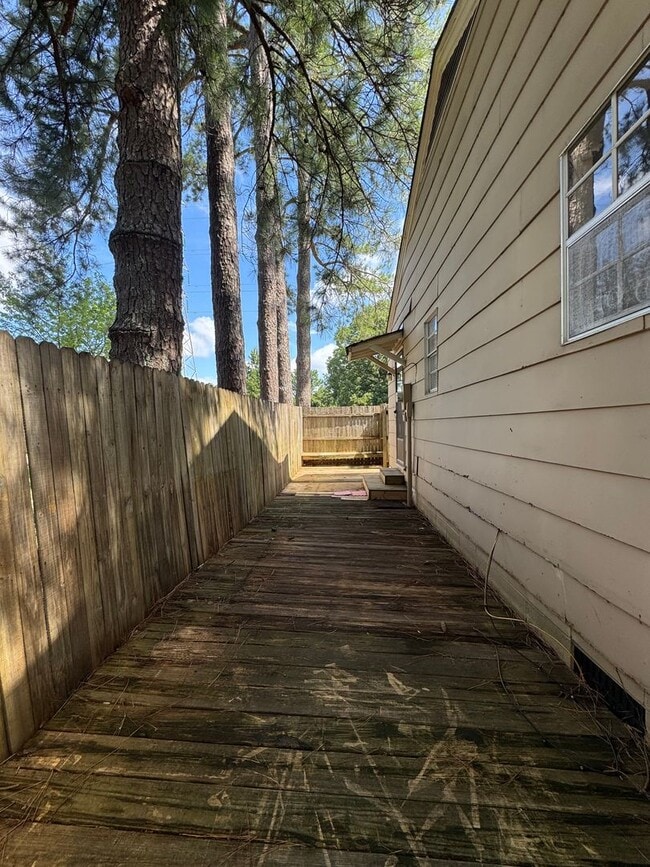 Building Photo - 3 Bed 1 Bath House