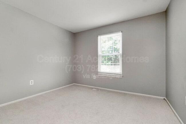 Building Photo - 2881 Burgundy Pl