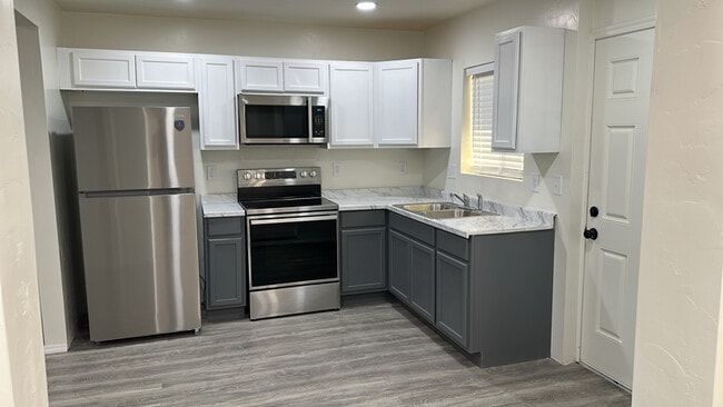 Building Photo - 5162 S 6th Ave