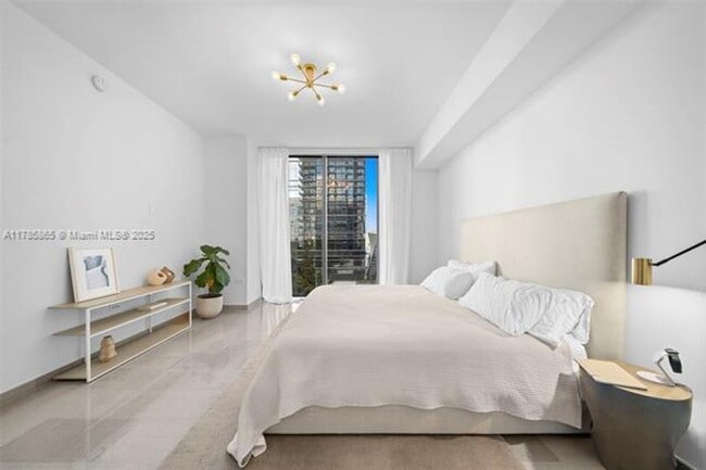 Building Photo - 88 SW 7th St