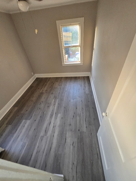 Building Photo - 1020 3rd St S