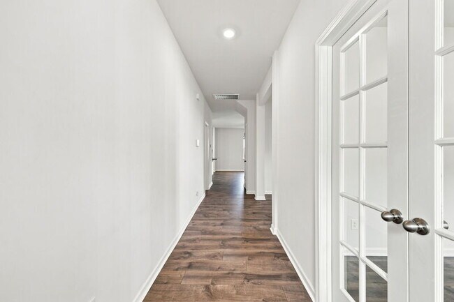 Building Photo - 2509 Summersby Dr