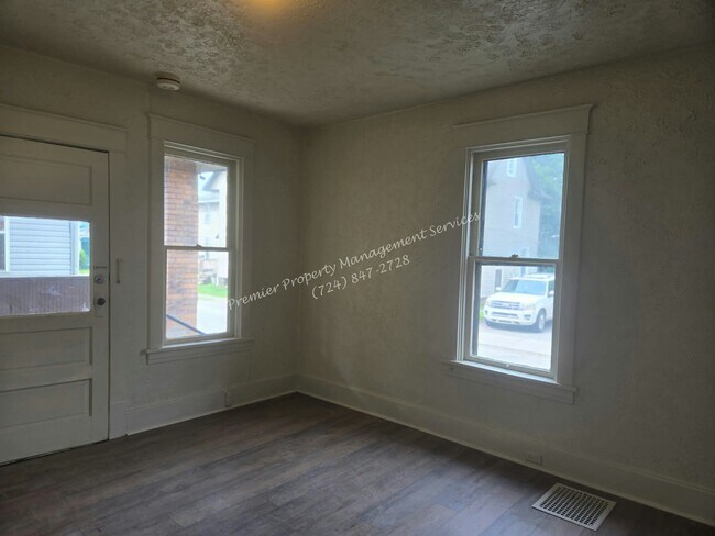 Building Photo - 331 W North St