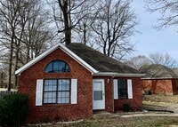 Building Photo - 2Bed 1 Bath Fenced Backyard!