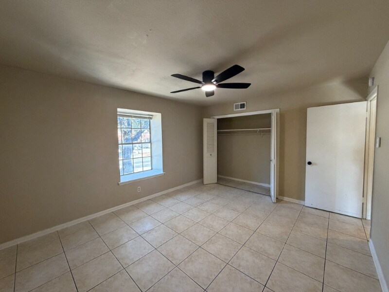 Building Photo - 170 De Chantle Rd