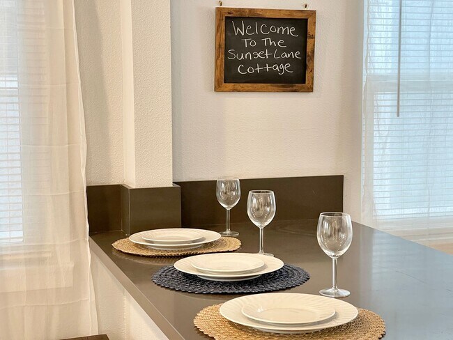 Building Photo - 3945S- The Sunset Lane Cottage | FURNISHED