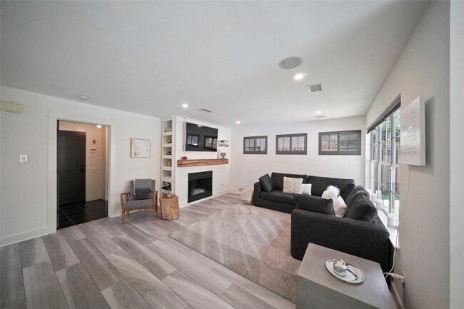 Building Photo - 31 Purple Martin Pl