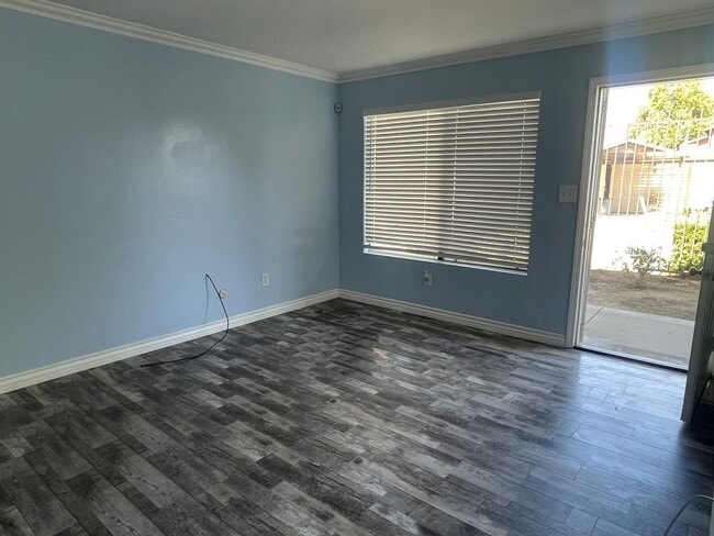 Building Photo - Clean and beautiful Condo!