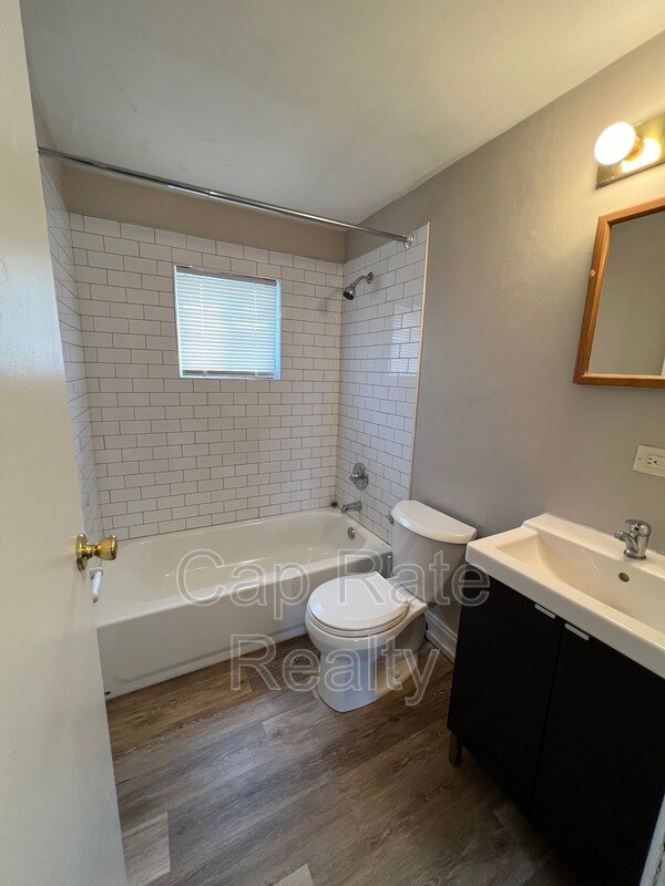 Building Photo - 3632 Cushing Dr