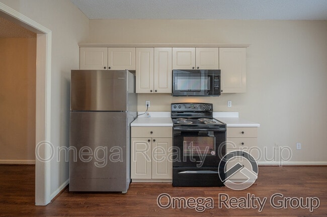 Building Photo - 1934 Live Oak Trce