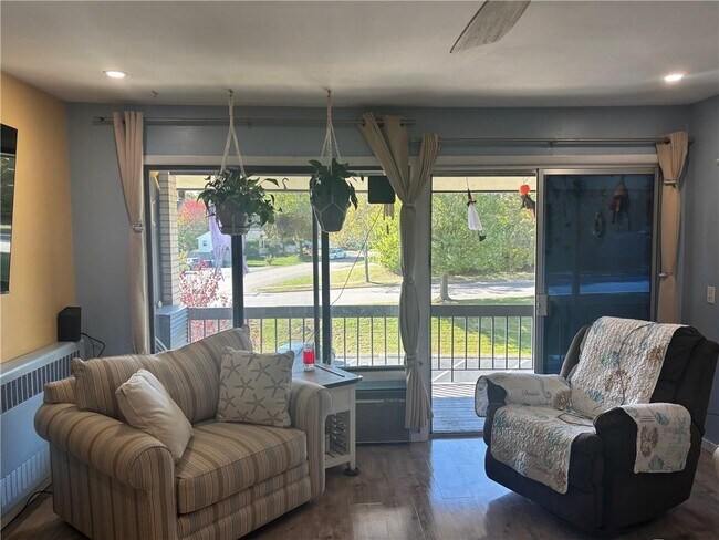 Building Photo - 400 Narragansett Pkwy