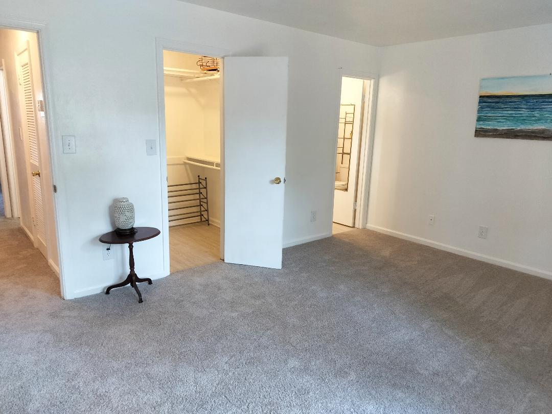 Building Photo - 500 Barberton Dr
