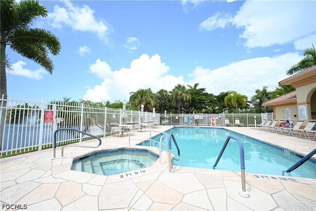 Building Photo - 15433 Bellamar Cir