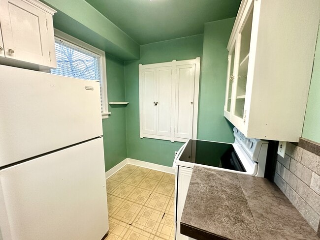 Building Photo - 421 S Coeur d'Alene St