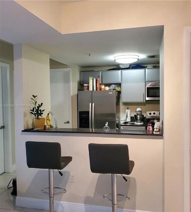 Building Photo - 1861 NW S River Dr