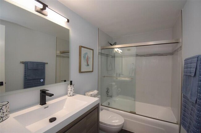 Building Photo - 4250 Galt Ocean Dr