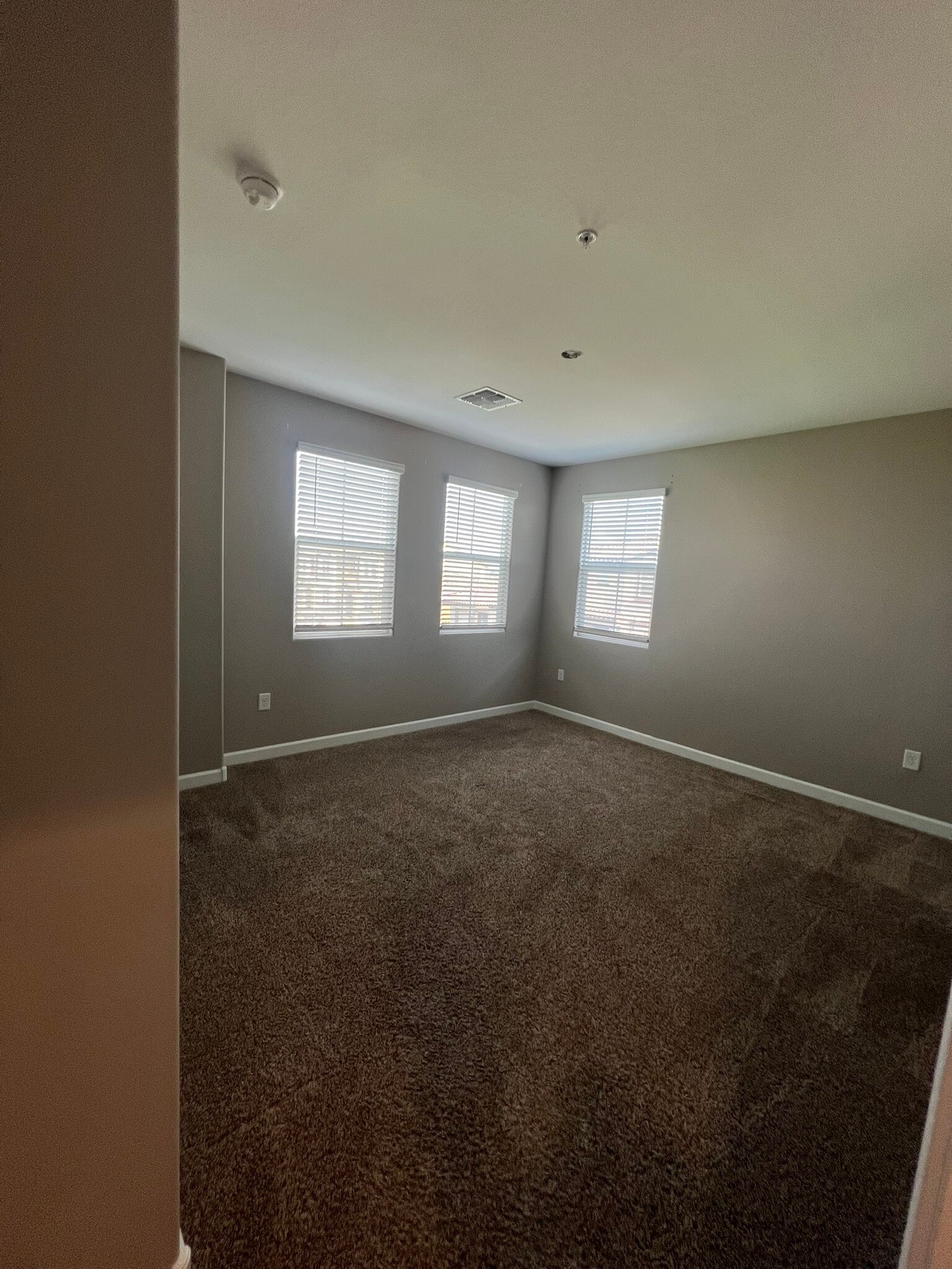 Building Photo - 1255 N Arizona Ave