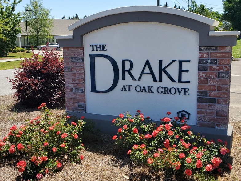 Primary Photo - The Drake at Oak Grove Apartments