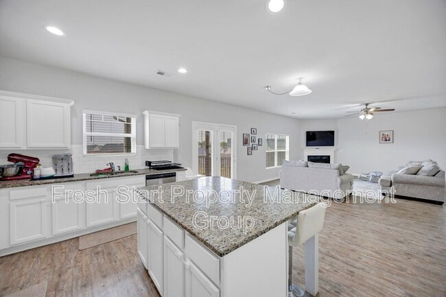 Building Photo - 300 Barony Pl Dr